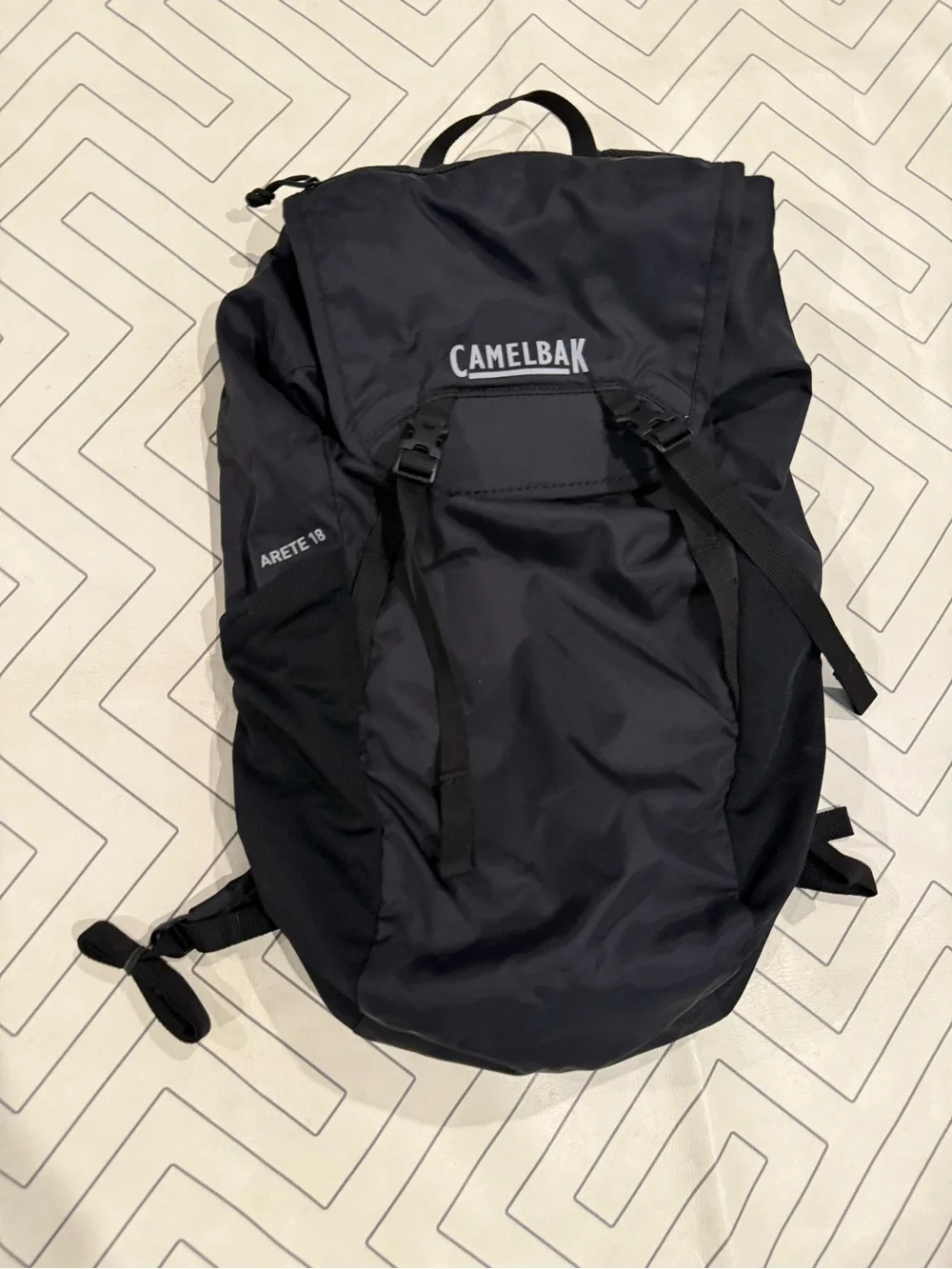 New CamelBak Black Arete 18L Hiking Hydration Backpack